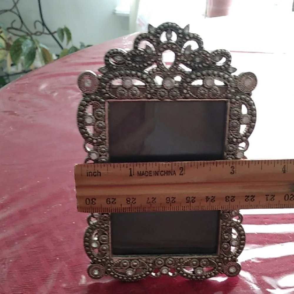 Elegant Silver Ornate Photo Frame